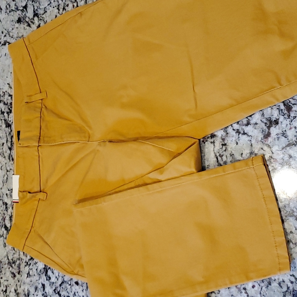 NWT Tommy Hilfiger Chino Pants